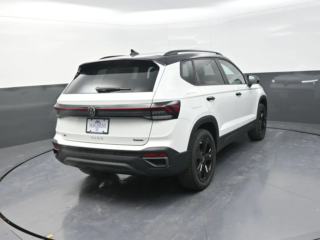 2026 Volkswagen Taos SE Black - Photo 11