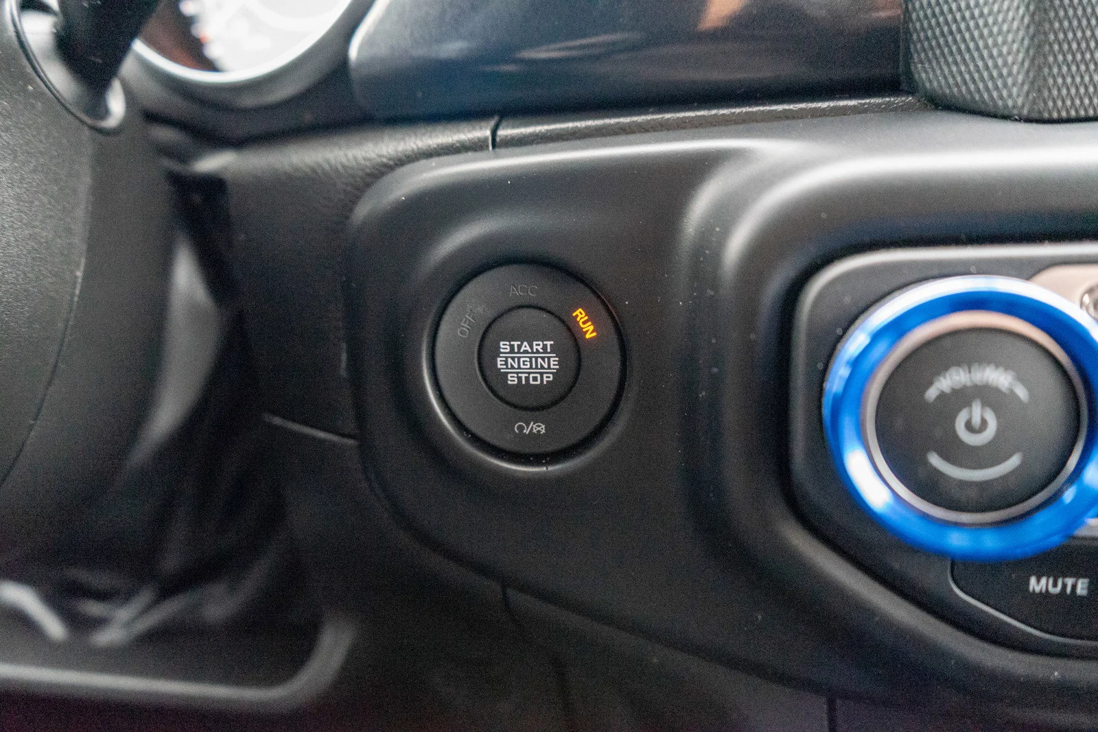 Used 2022 Hydro Blue Pearl Coat Jeep Unlimited Sport Altitude image 22