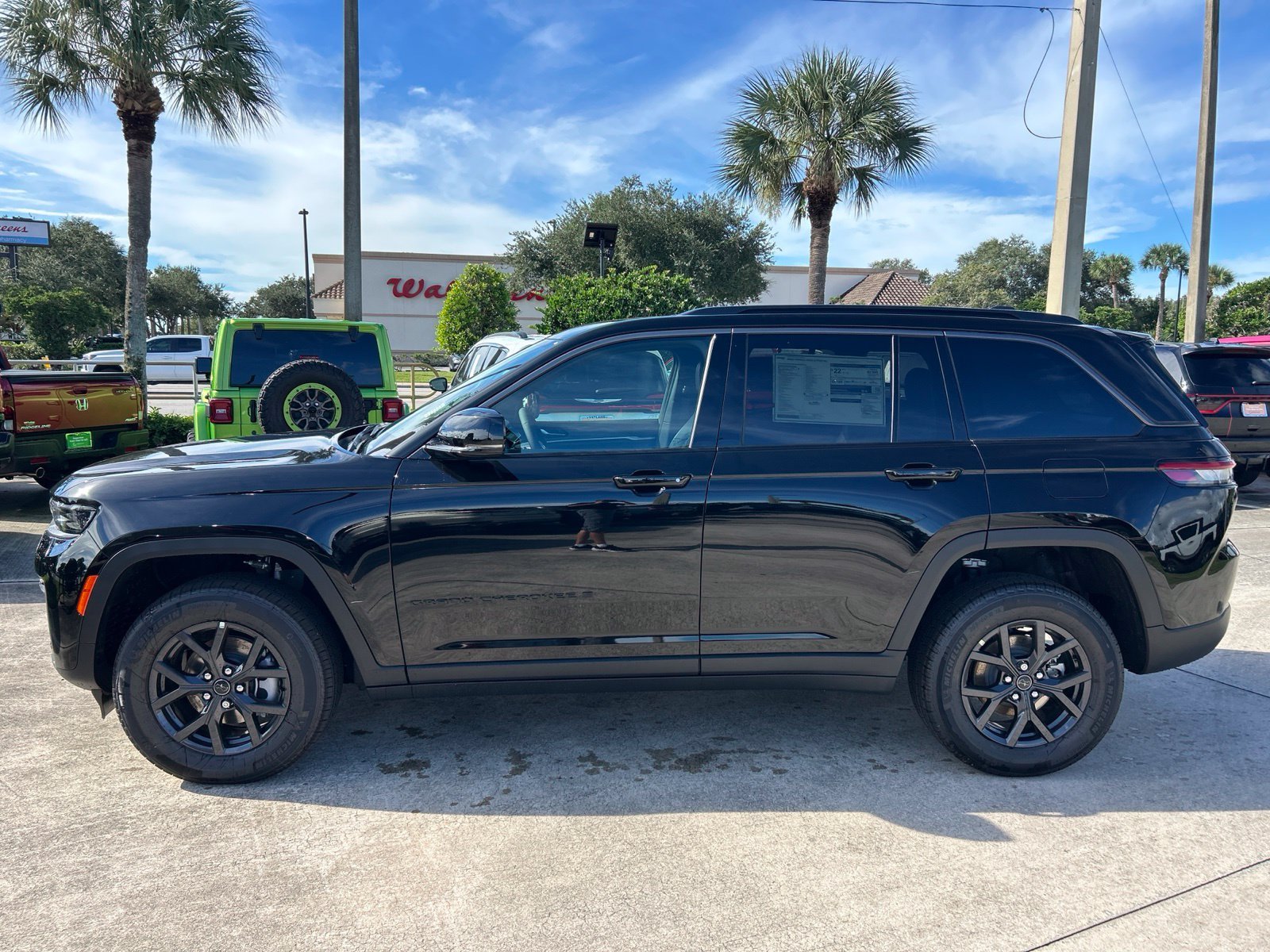 New 2027 High-Gloss Black Paint Jeep Laredo Altitude image 2