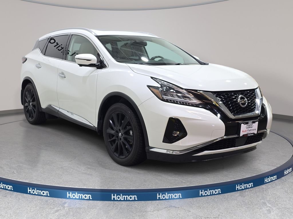 Used 2020 White Nissan Platinum image 4