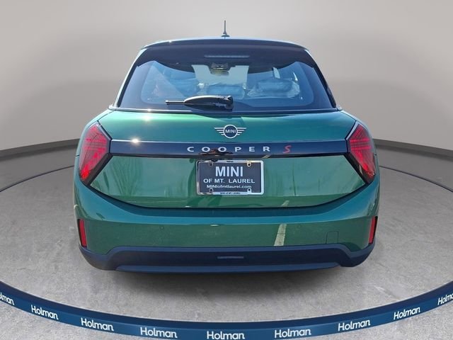 New 2026 Green MINI Signature Plus image 5