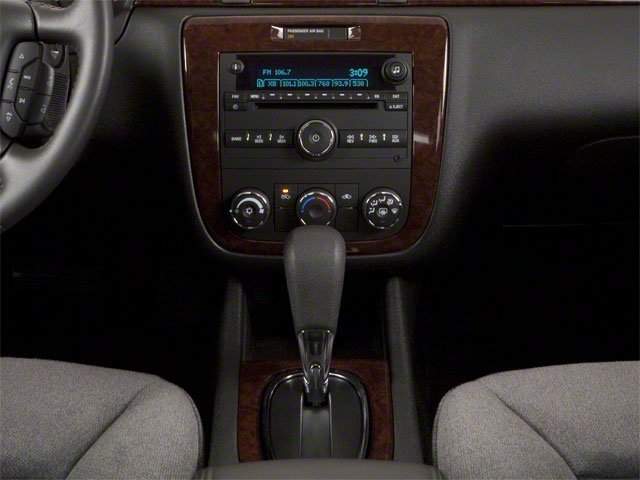 Used 2010 Summit White Chevrolet LS image 13