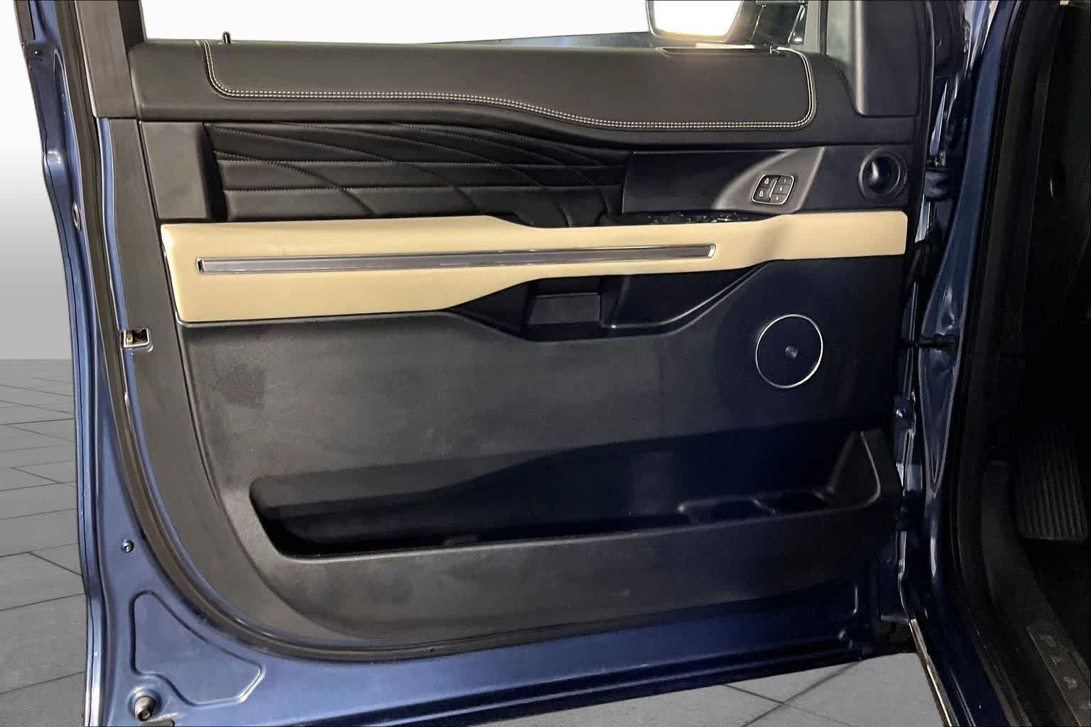 Used 2019 Blue Ford Platinum image 21