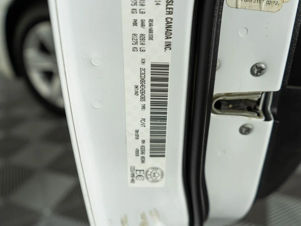 Used 2014 White Dodge SE image 31