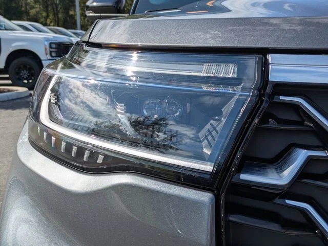 Certified Used 2025 Gray Metallic Ford Platinum image 10