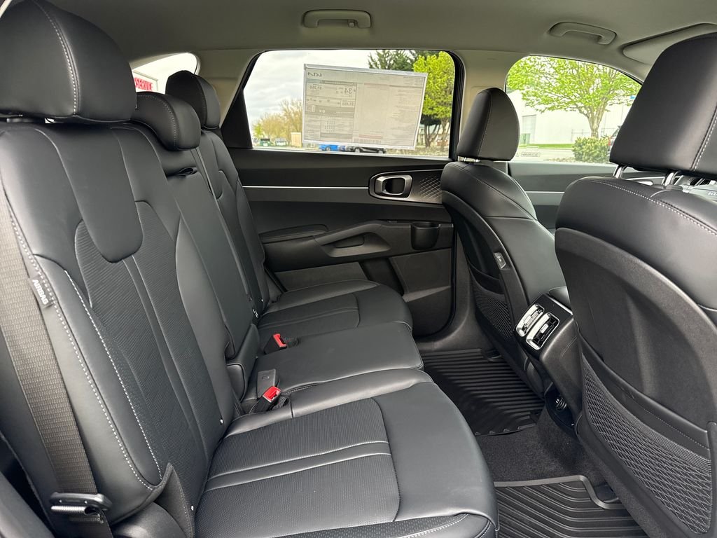 New 2026 Cityscape Green Kia EX image 13