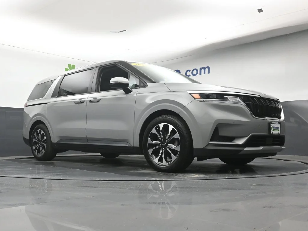 Used 2024 White Kia EX image 27