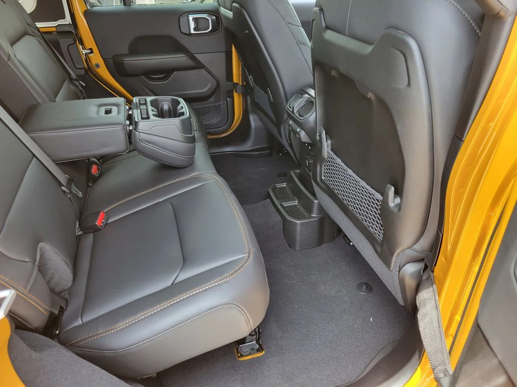 New 2026 Goldilocks Exterior Paint Jeep Sahara image 17