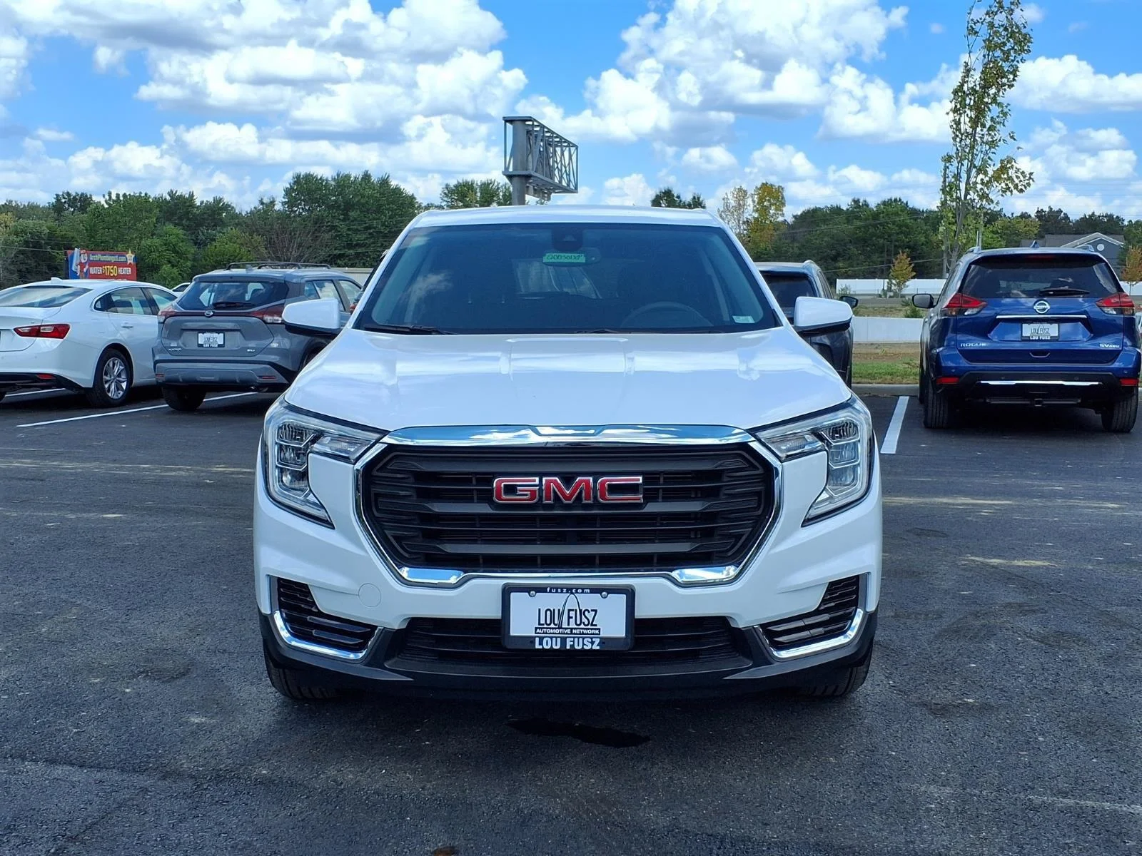 Used 2024 Summit White GMC SLE image 30