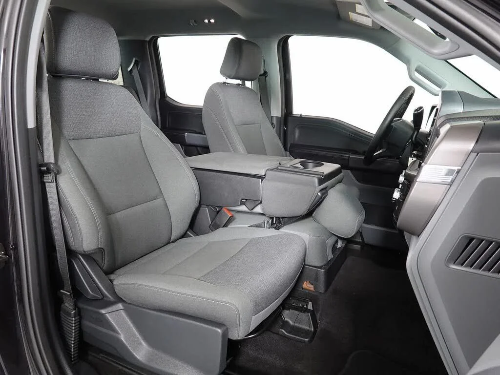 2025 Ford F-150 XLT - Photo 14