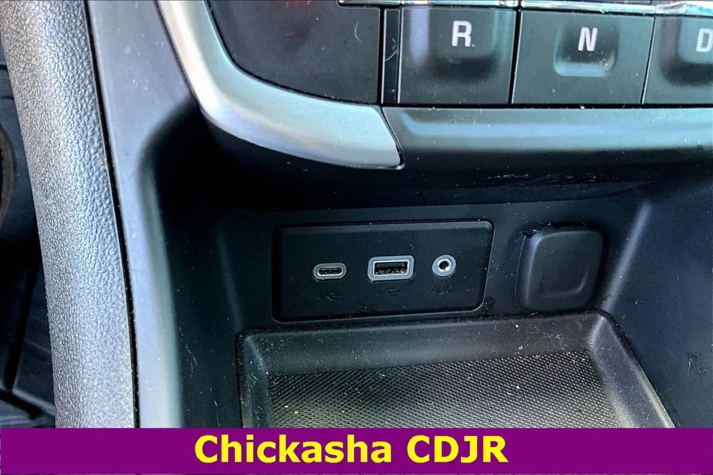 Used 2022 Black GMC SLE image 15