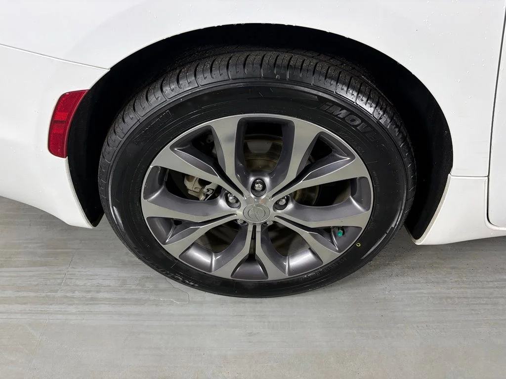 Used 2017 White Chrysler Limited image 11