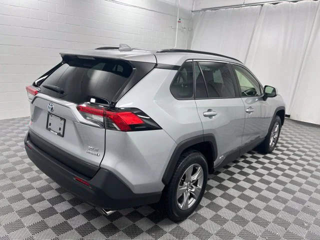 Used 2023 Silver Toyota XLE image 5