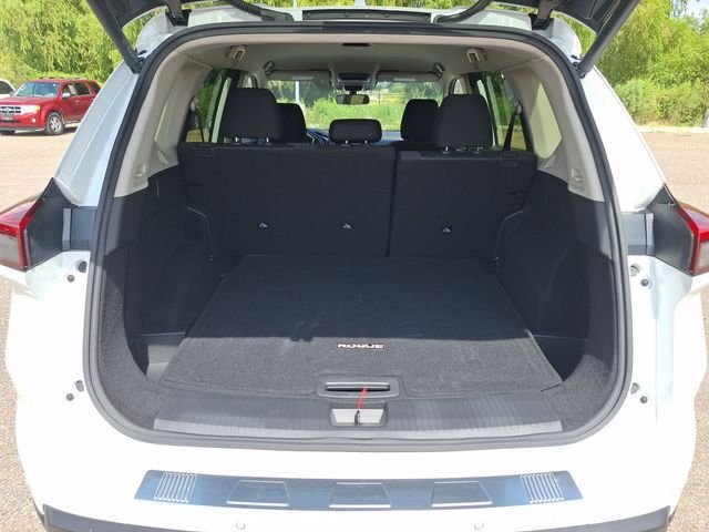 Used 2024 White Nissan SV image 23