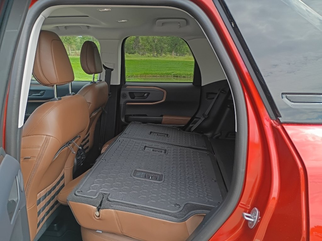 Used 2022 Hot Pepper Red Tinted Clearcoat Ford Outer Banks image 20