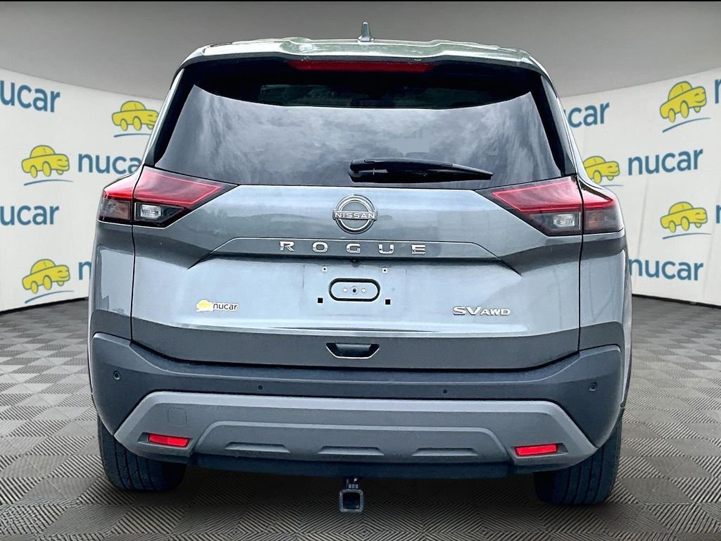 Used 2023 Gun Metallic Nissan SV image 5