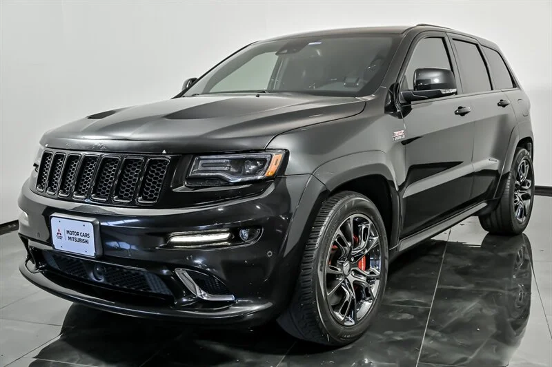Used 2016 Brilliant Black Crystal Pearl Coat Jeep SRT image 5