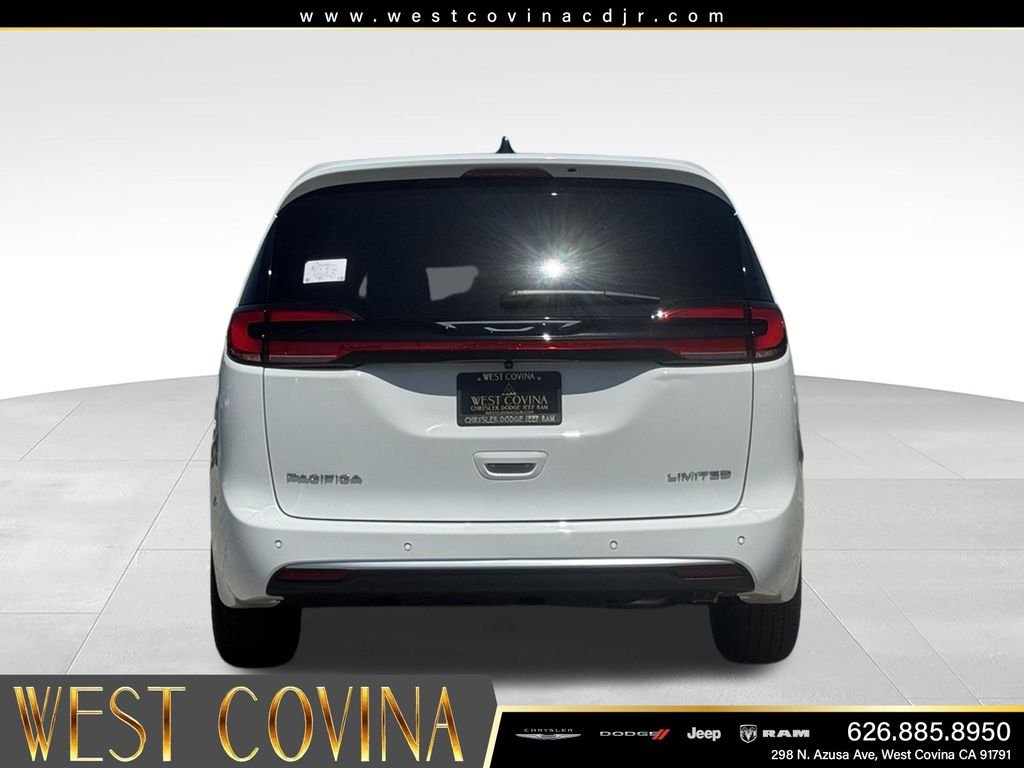 New 2027 Bright White Clear-Coat Exterior Paint Chrysler Limited image 9