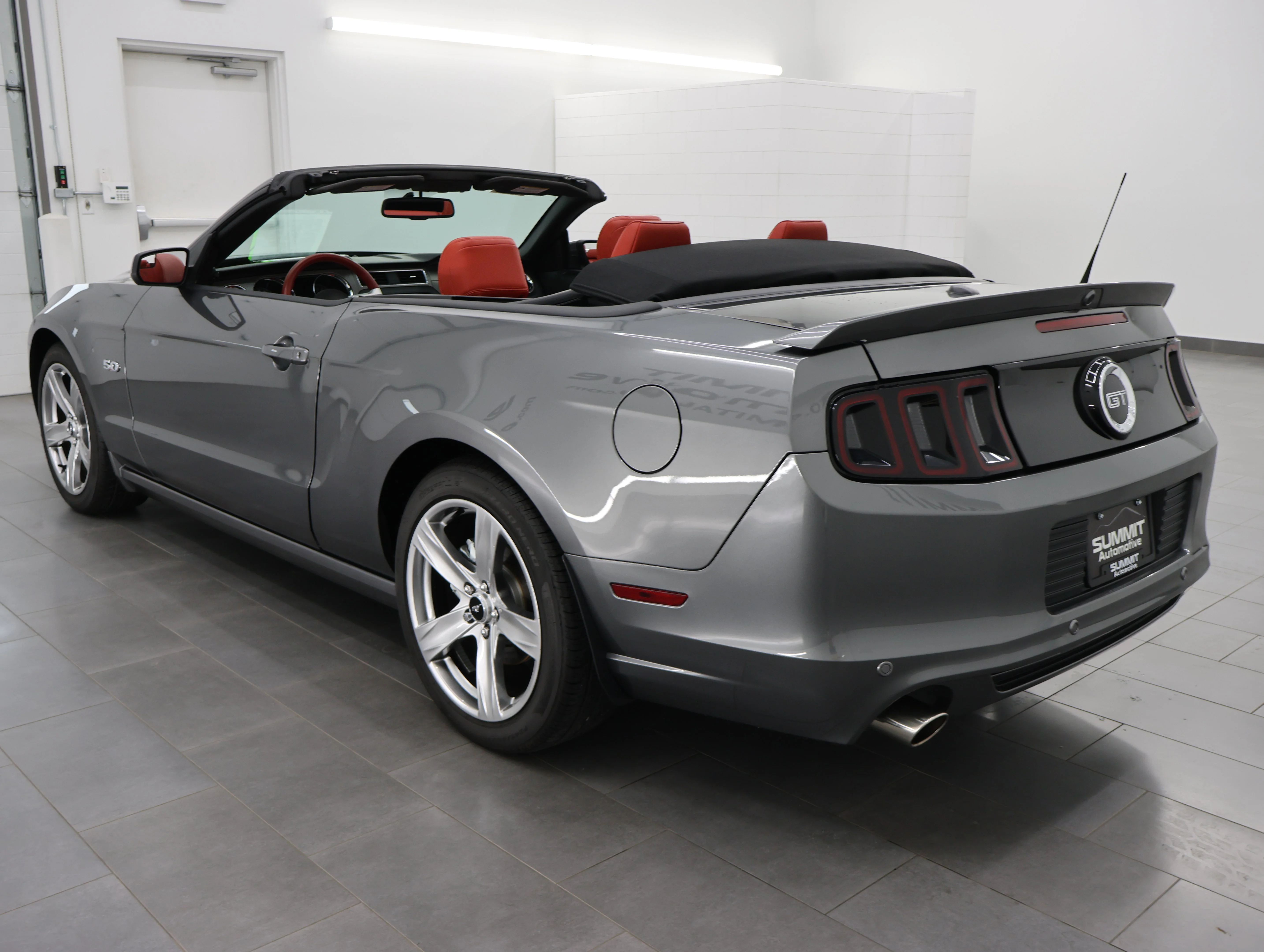 Used 2014 Sterling Gray Metallic Ford GT Premium image 6