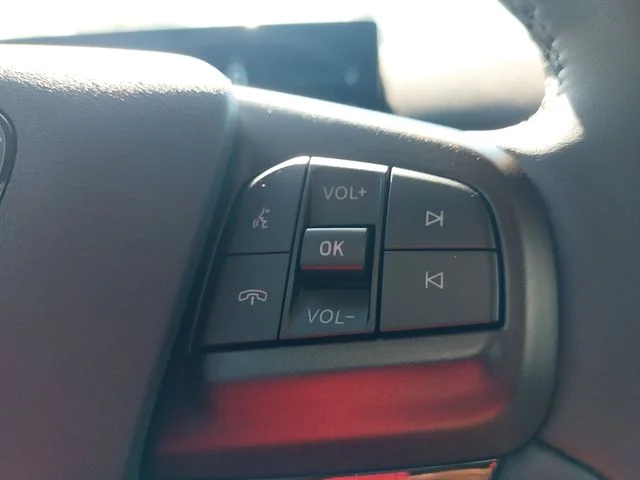 Used 2025 Beige Ford Select image 16