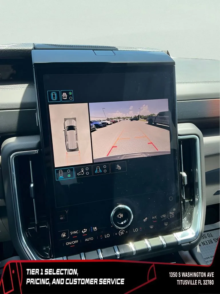 Used 2025 Summit White GMC Denali image 39