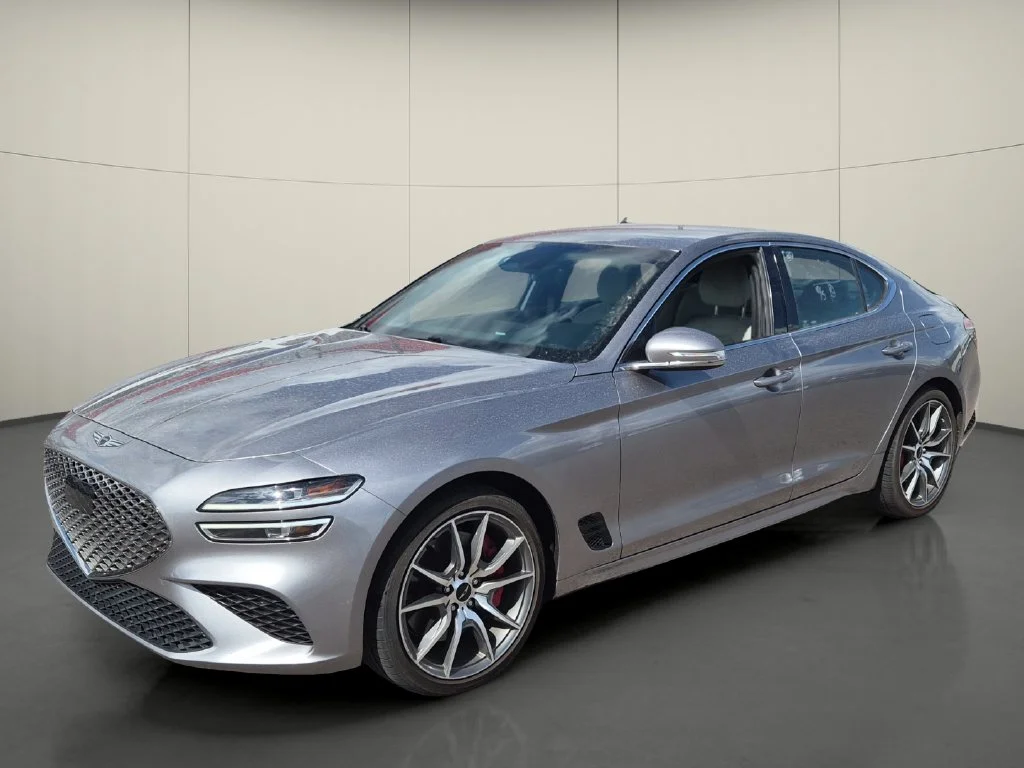 Used 2025 Silver Genesis 2.5T image 3