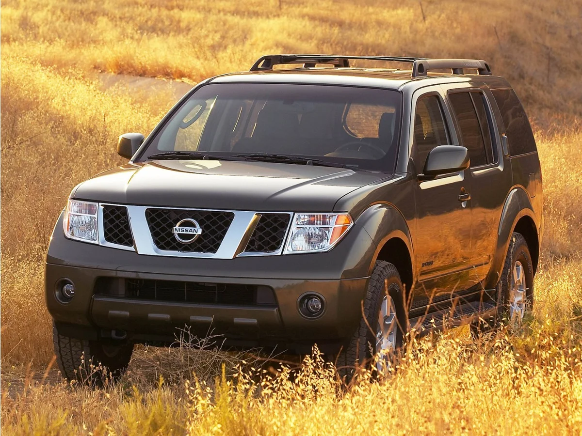 2005 Nissan Pathfinder SE 4X4's photo
