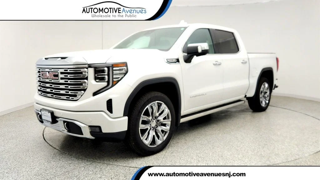 Used 2024 White Frost Tricoat GMC 4WD Crew Cab 147