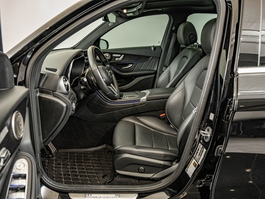 Used 2022 Black Mercedes-Benz GLC 300 image 29