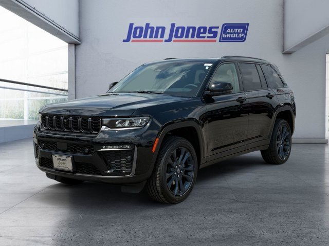 New 2026 Diamond Black Crystal Pearl-Coat Exterior Paint Jeep  image 1