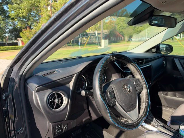 Used 2019 Gray Toyota SE image 18