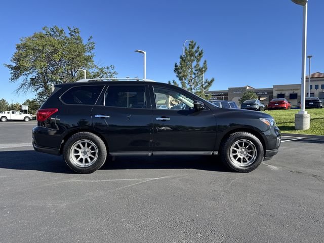 Used 2018 Nissan Pathfinder SL with VIN 5N1DR2MM3JC604606 for sale in Lakewood, CO