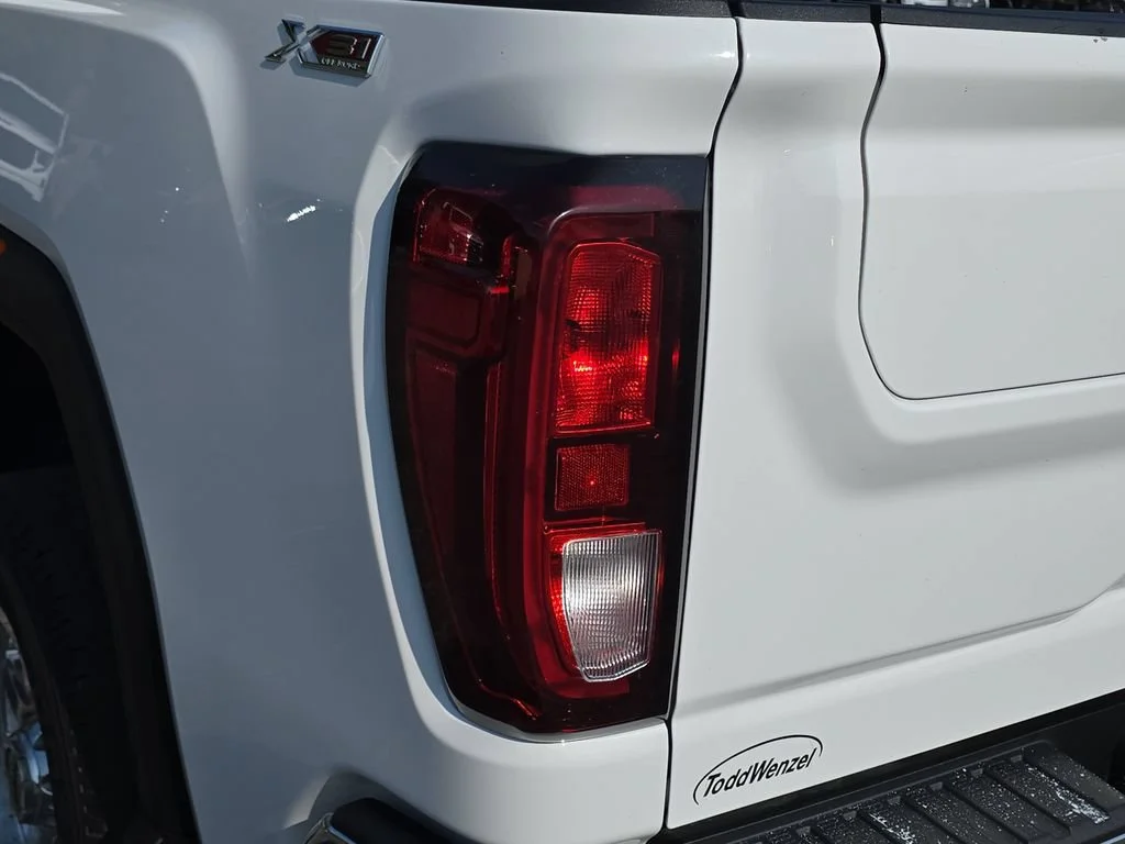Used 2023 SUMMIT WHITE GMC SLE image 34