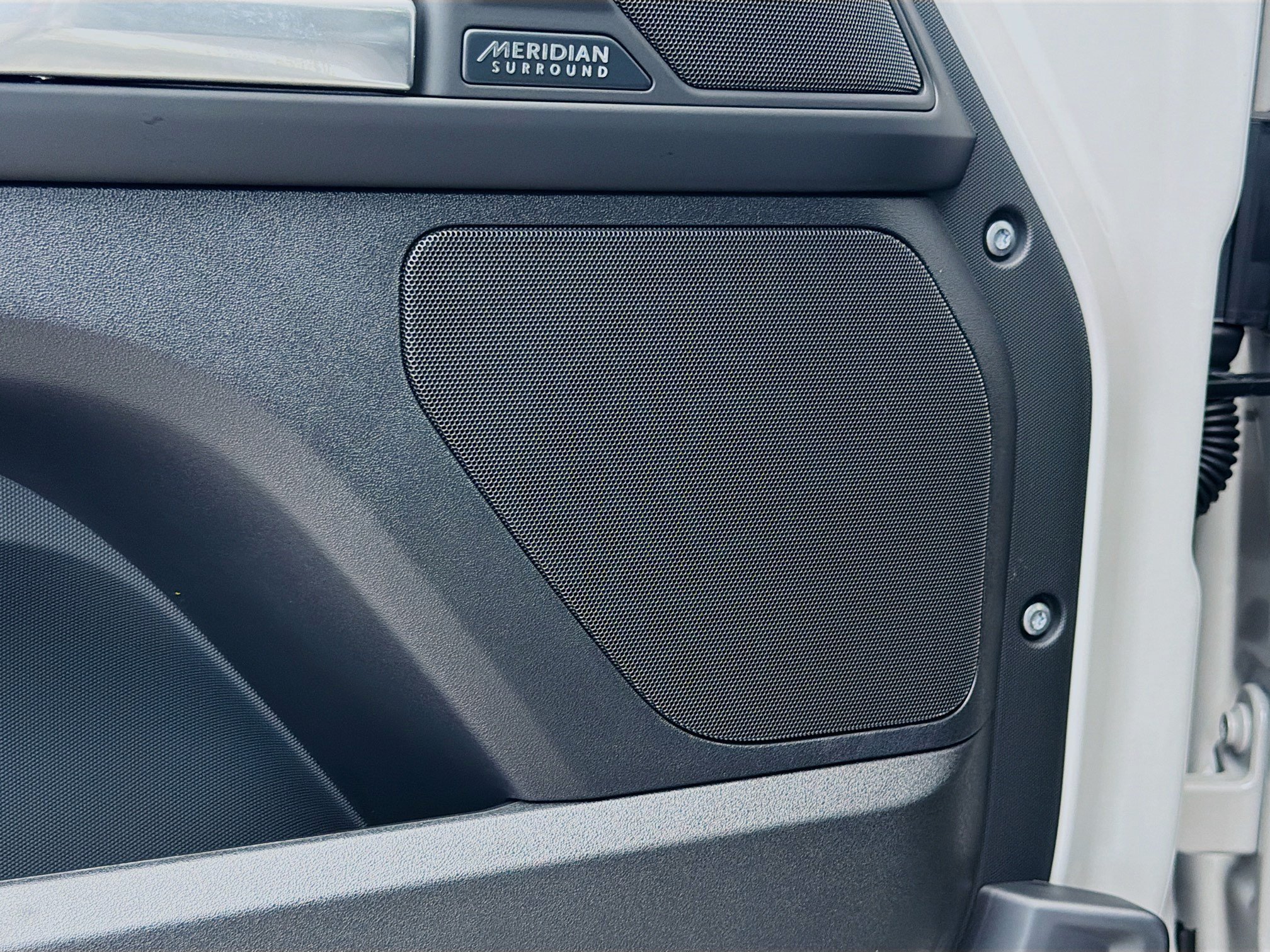 New 2026 Borasco Grey LAND ROVER X-Dynamic SE image 24