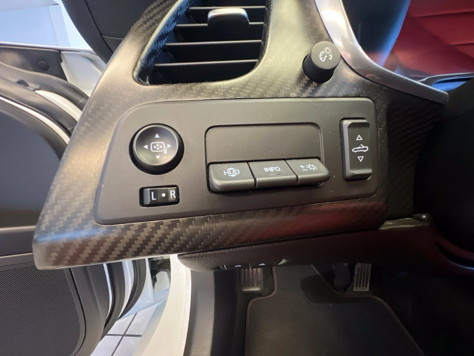 Used 2014 Arctic White Chevrolet Z51 image 19