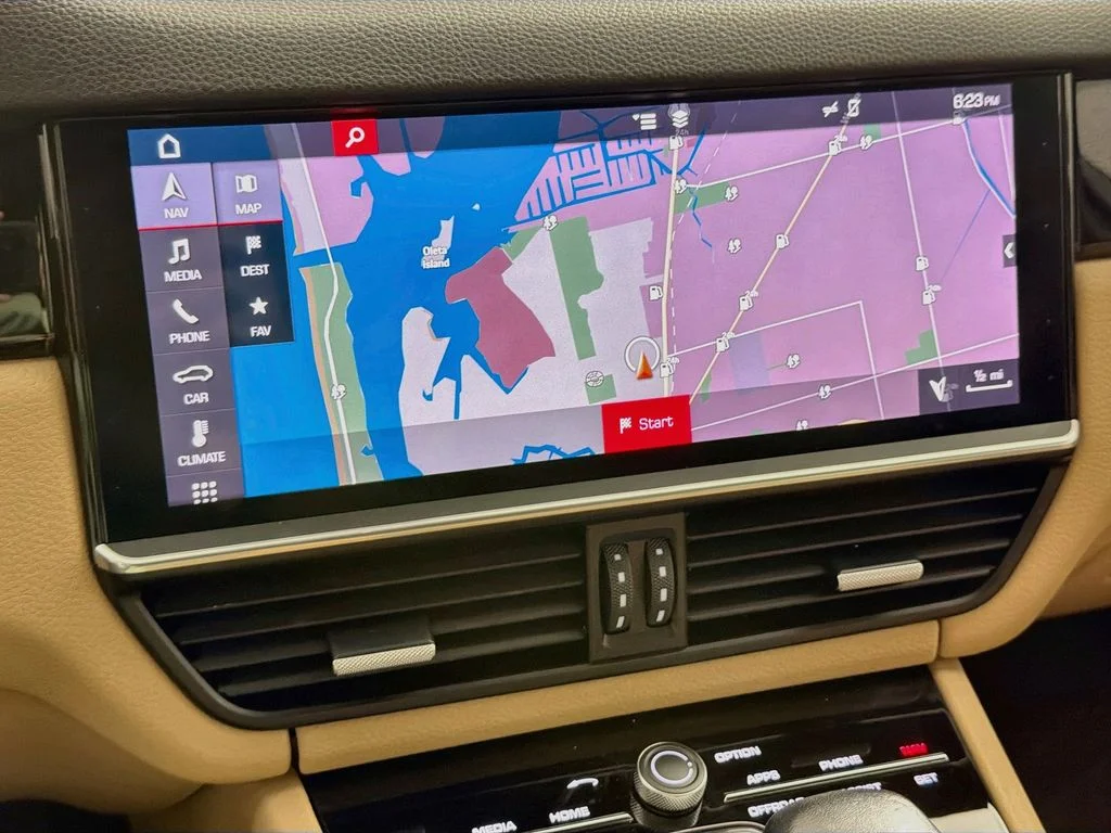 Used 2019  Porsche Base image 13