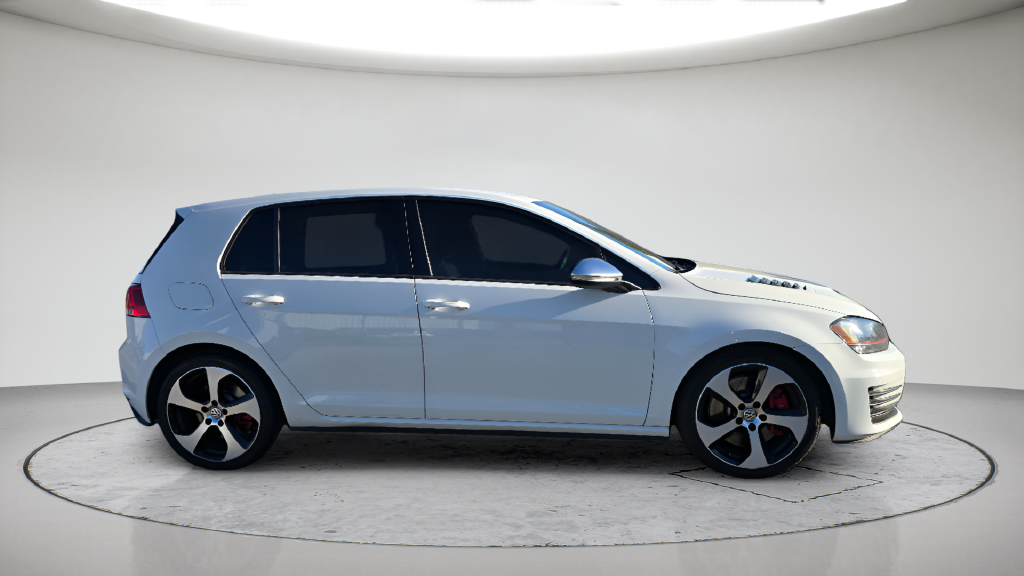 Used 2017  Volkswagen Sport image 14