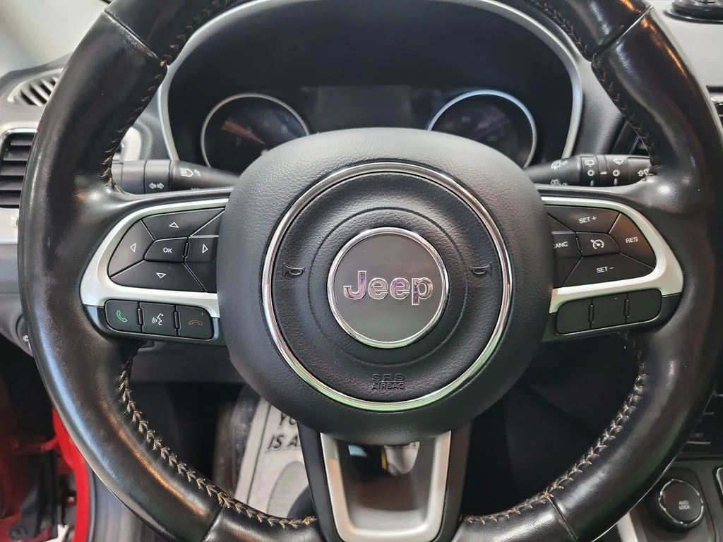 Used 2019 Red Jeep Latitude image 32
