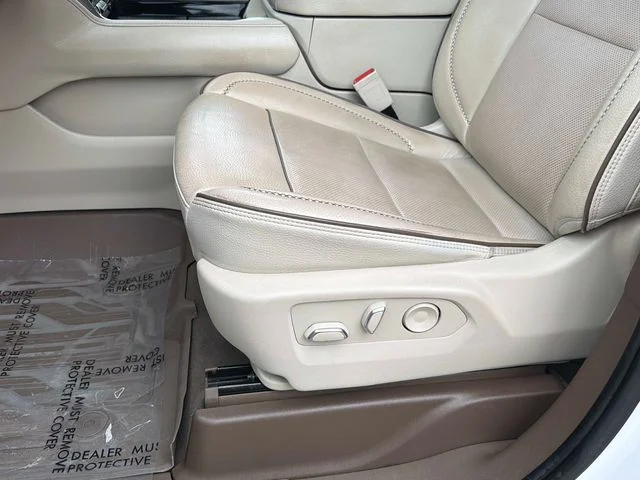 Used 2022 White GMC Denali image 22
