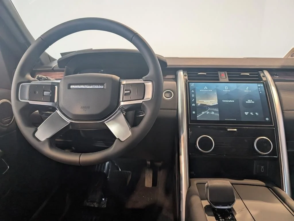 New 2026 Fuji White Land Rover S image 13