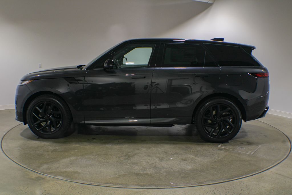 New 2026 Carpathian Grey Land Rover Dynamic SE image 3