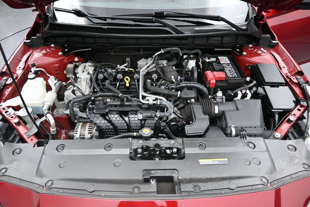 Used 2023 Red Nissan 2.5 SR image 16