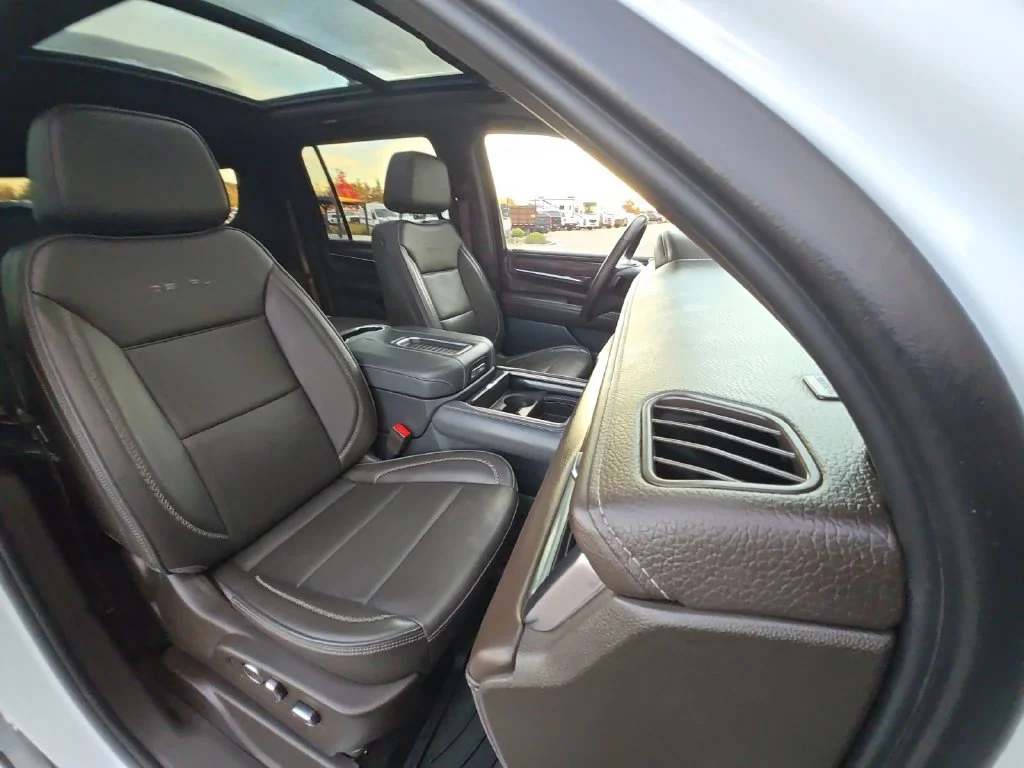 Used 2024 Summit White GMC Denali image 36