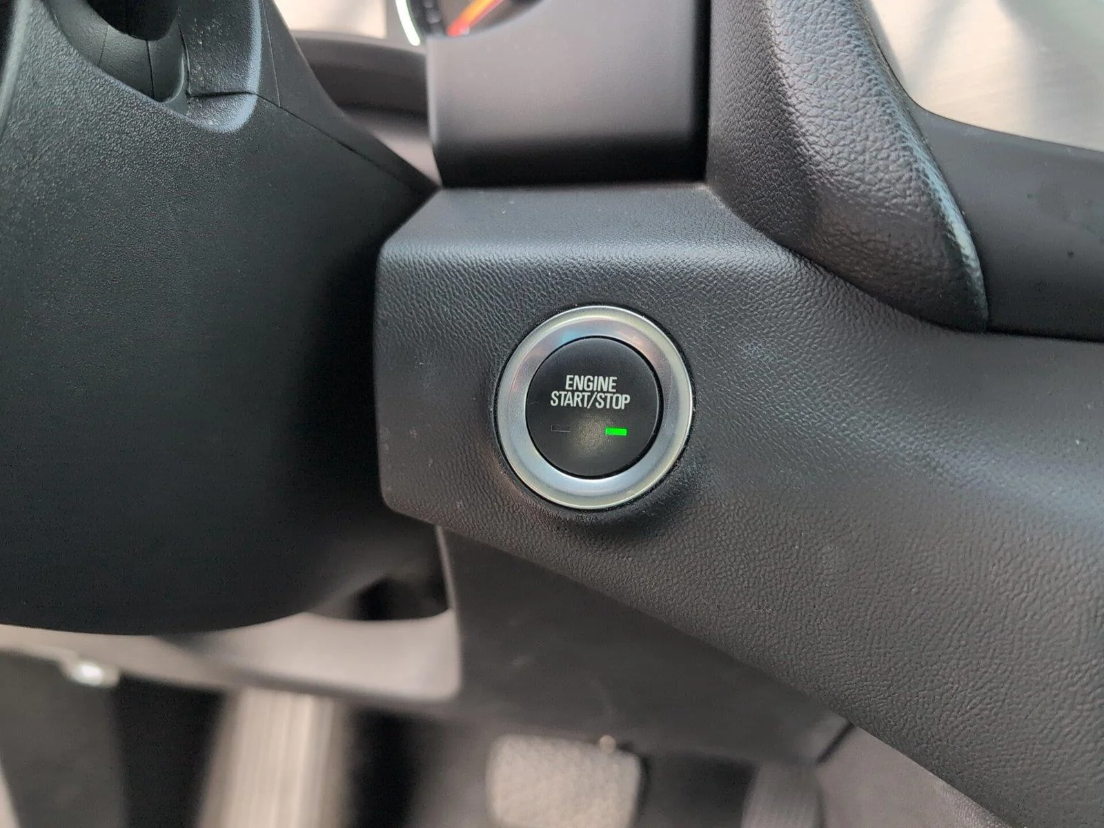 Used 2024 Summit White GMC SLE image 21