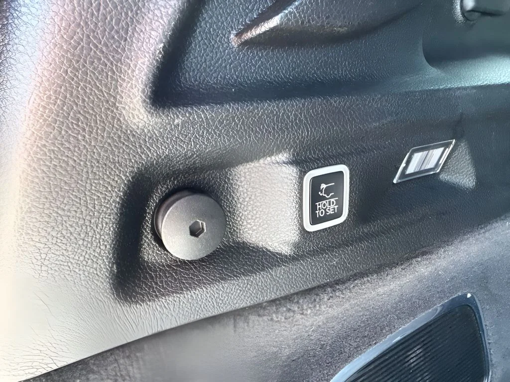Used 2021 Silver Jeep Overland image 29