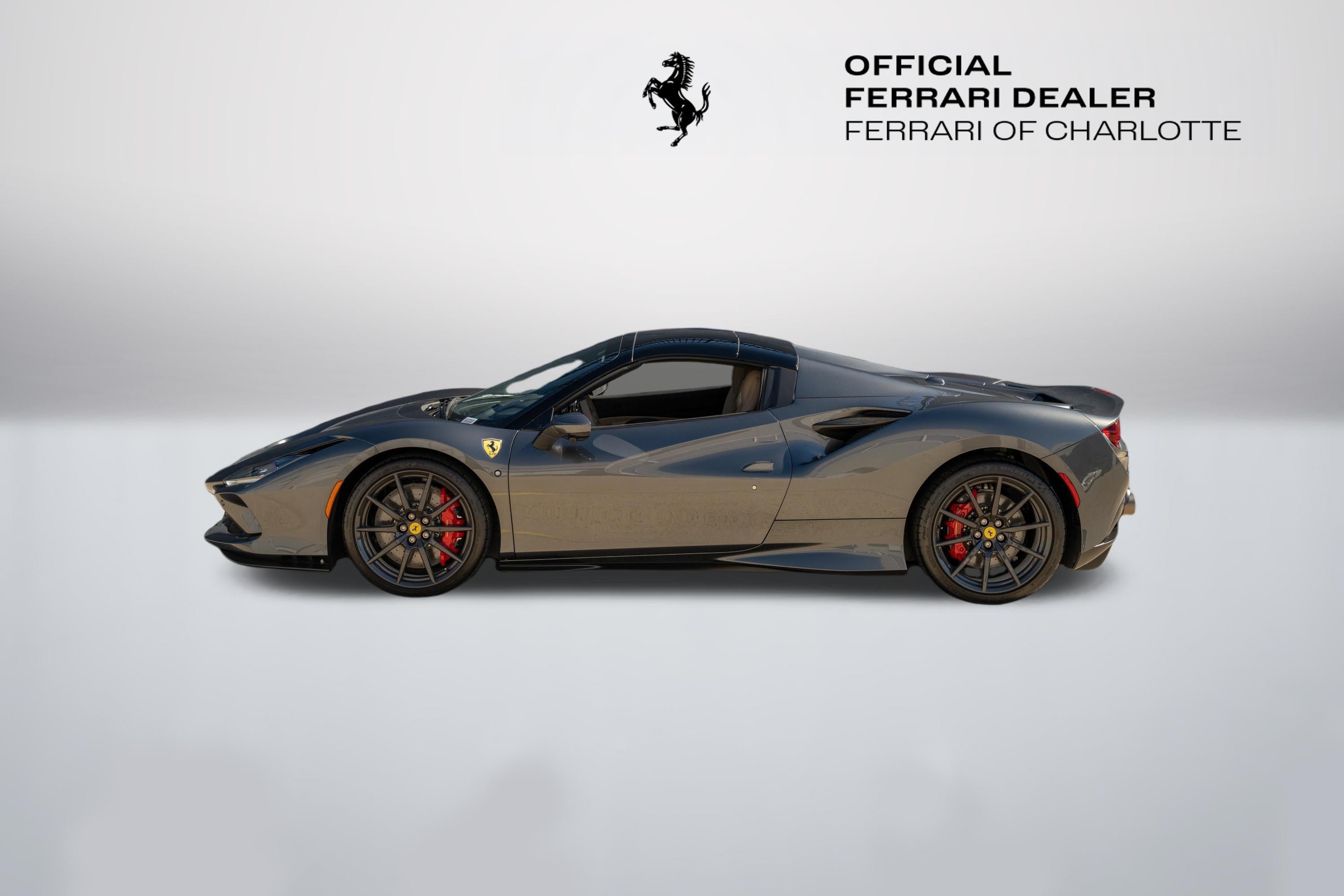 Used 2023 Grigio Silverstone Ferrari  image 4