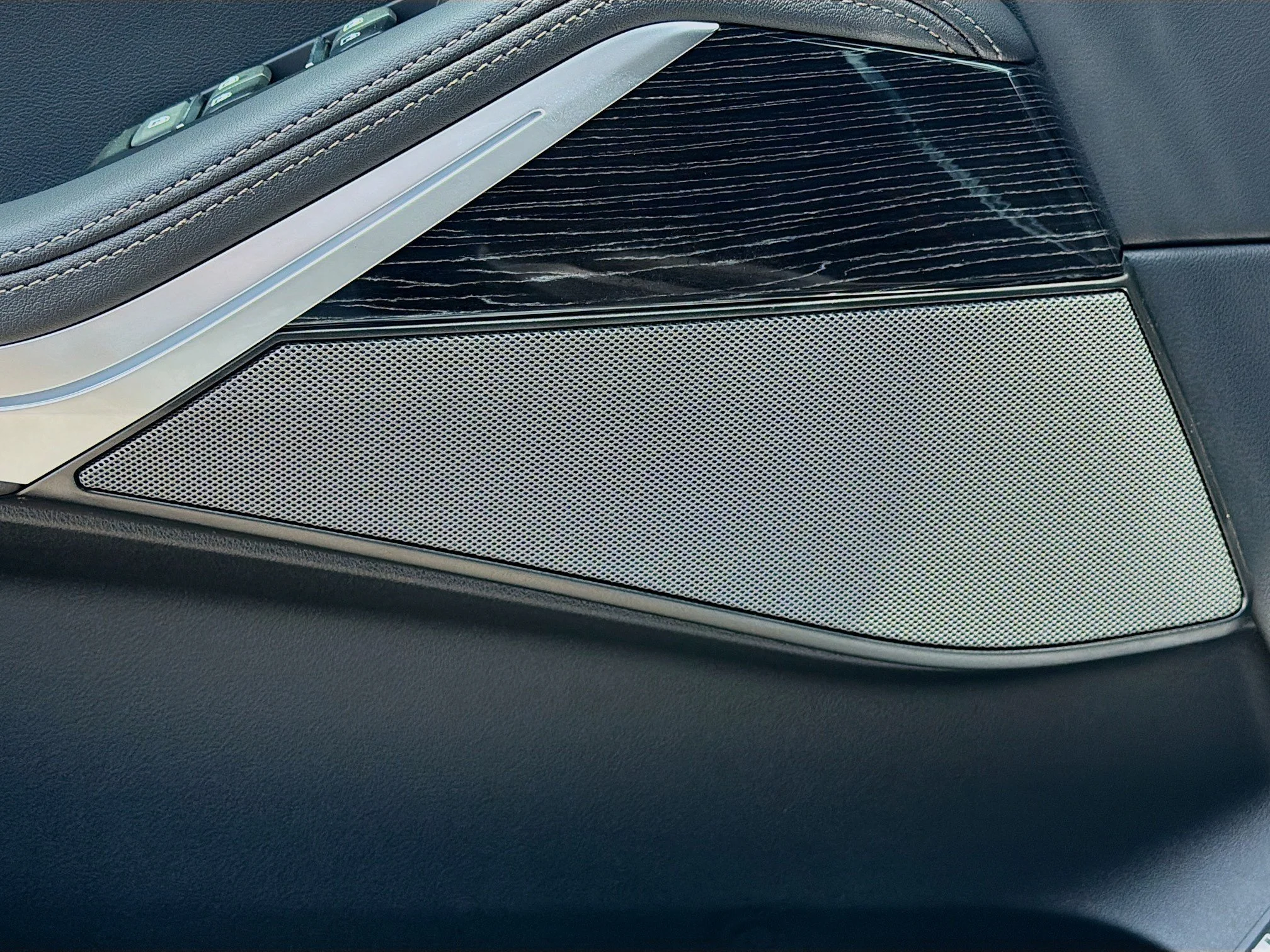 New 2026 Brooklyn Grey Metallic BMW xDrive50e image 23