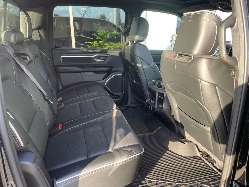 New 2026 Diamond Black Crystal Pearl-Coat Exterior Paint RAM Laramie image 13