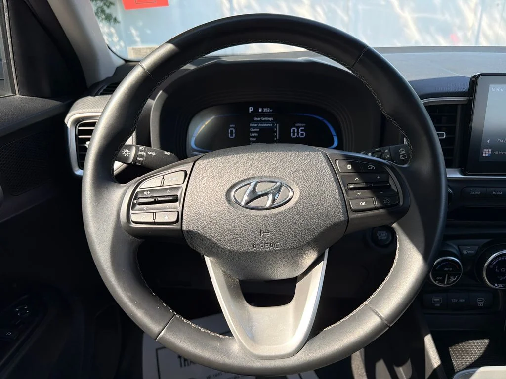 Used 2025 Mirage Green Hyundai SEL image 17