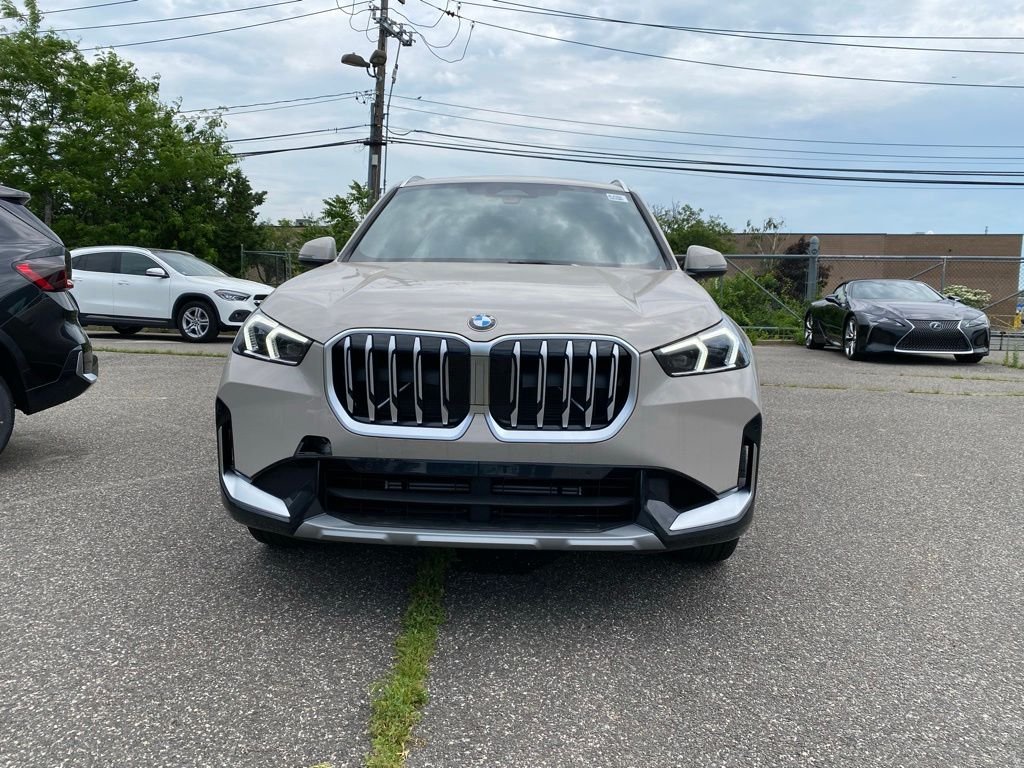New 2026 Dune Grey Metallic BMW xDrive28i image 2